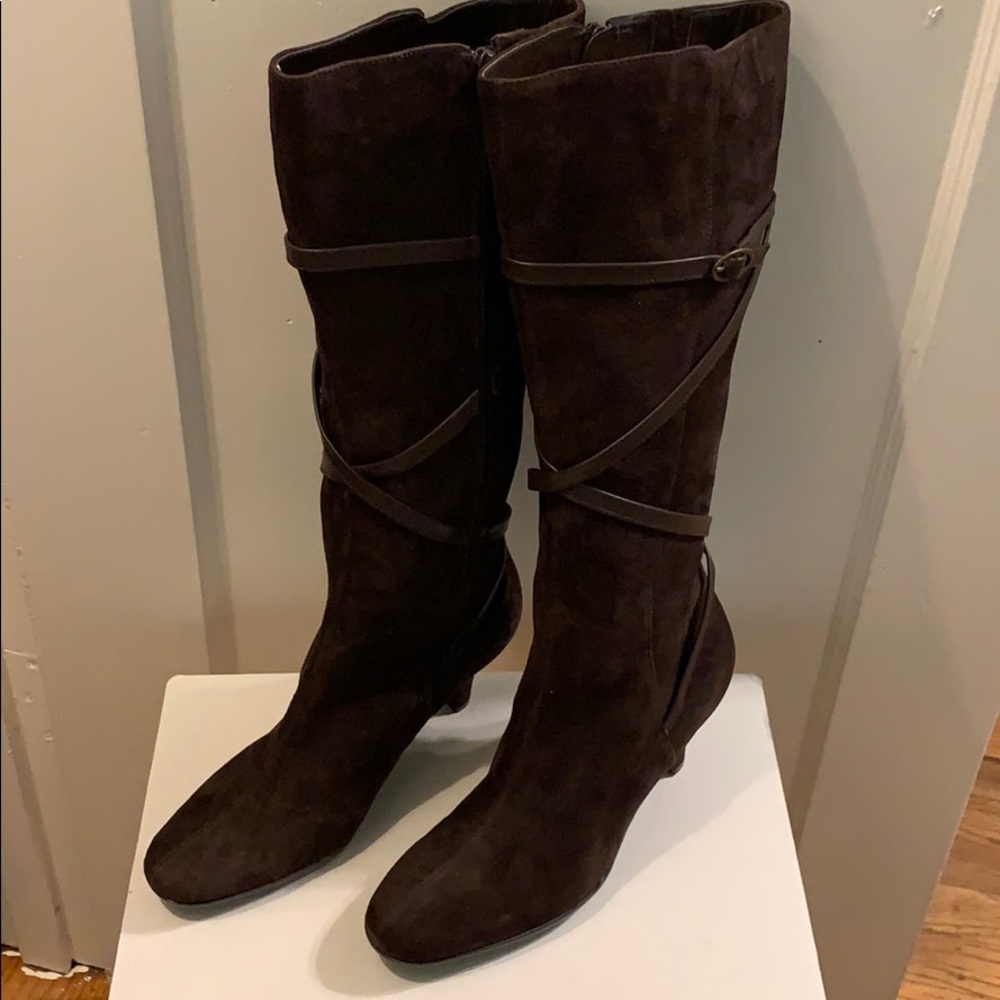 Suede boots